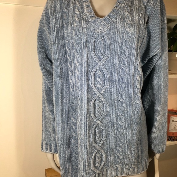 Chandail cozy large comme neuf 👌❤️ - Picture 3 of 6